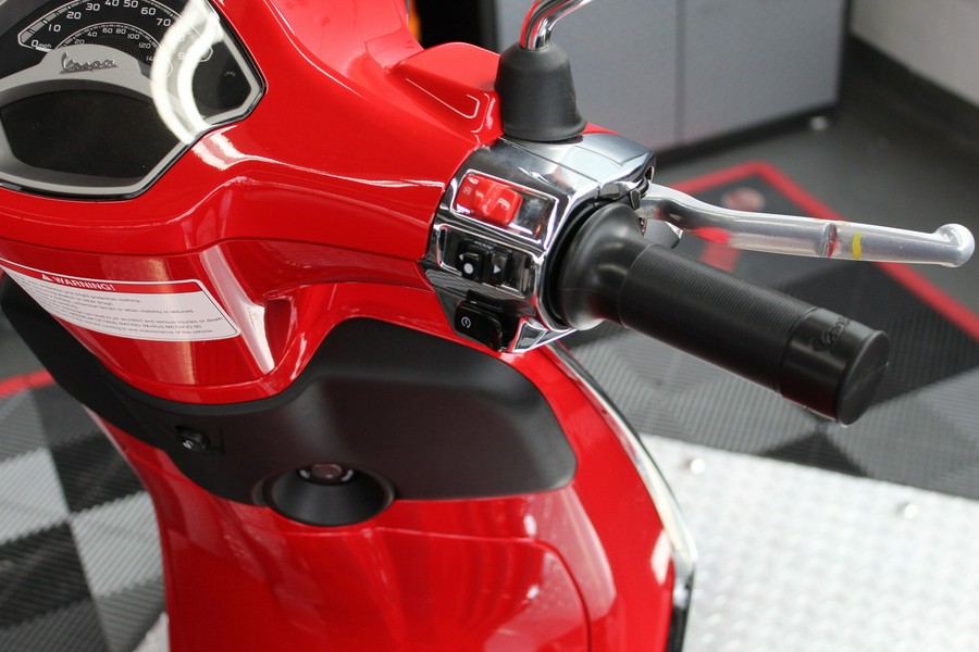 2025 Vespa Primavera 150 Red