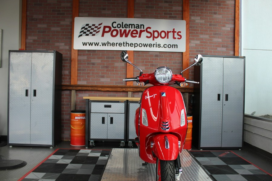 2025 Vespa Primavera 150 Red