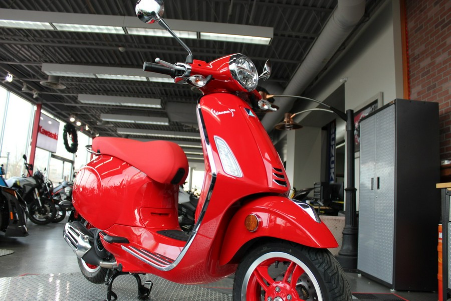 2025 Vespa Primavera 150 Red