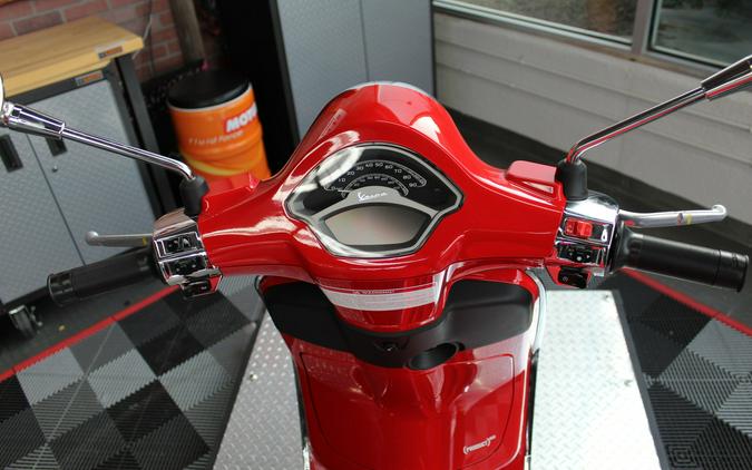 2025 Vespa Primavera 150 Red