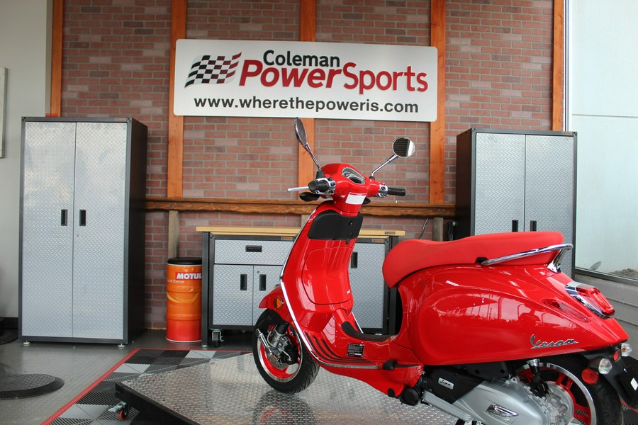 2025 Vespa Primavera 150 Red