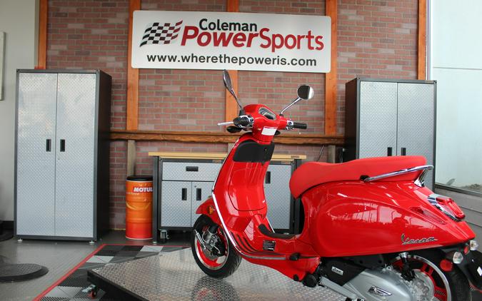 2025 Vespa Primavera 150 Red