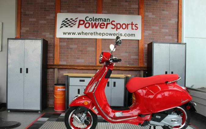 2025 Vespa Primavera 150 Red