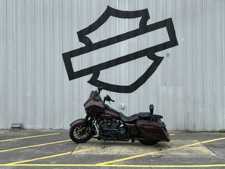 2018 Harley-Davidson® Street Glide® Special Twisted Cherry