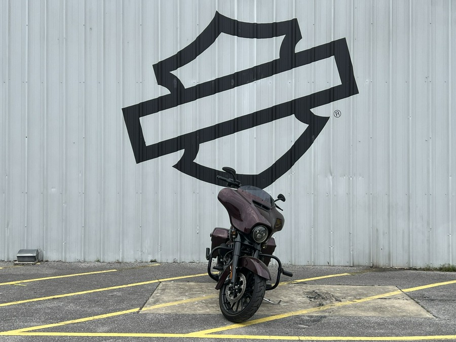 2018 Harley-Davidson® Street Glide® Special Twisted Cherry