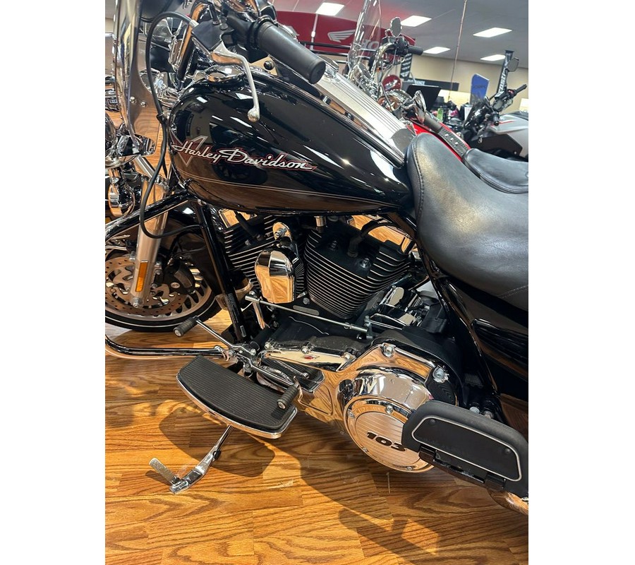 2013 Harley-Davidson Road King® Base