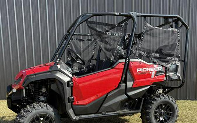 2025 Honda Pioneer 1000-5 Deluxe