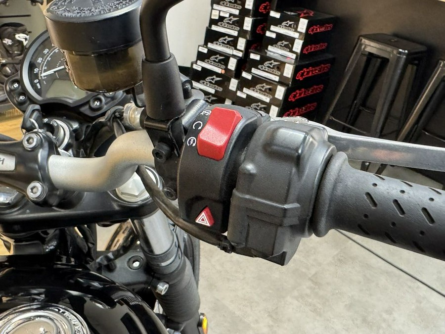 2022 Triumph Street Scrambler Jet Black