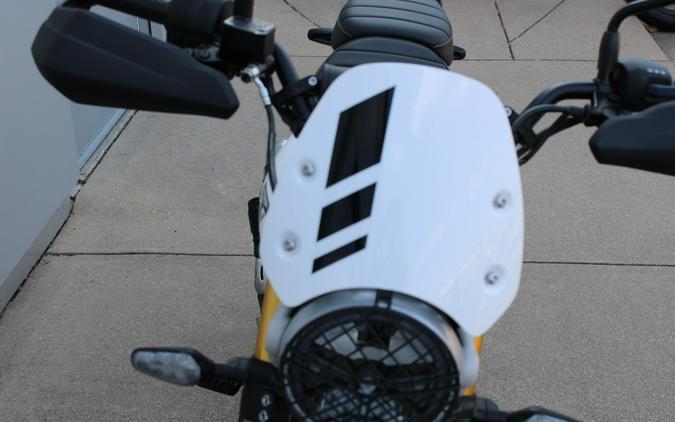 2026 Triumph Scrambler 400 XC