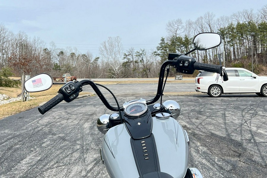 2026 Harley-Davidson Softail FLHC - Heritage Classic