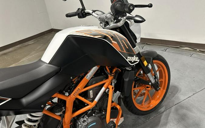 2016 KTM Duke 390
