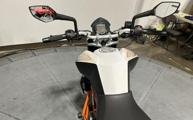 2016 KTM Duke 390