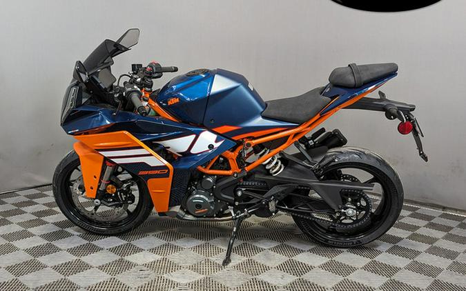 2024 KTM RC 390 BLUE