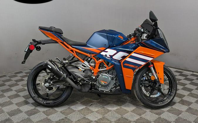 2024 KTM RC 390 BLUE