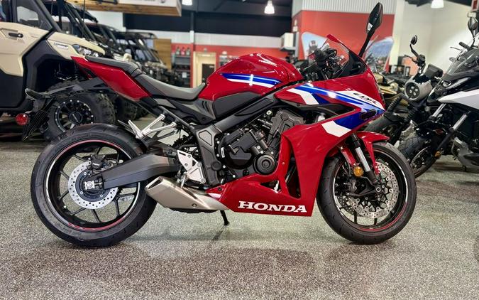 2026 Honda® CBR650R E-Clutch