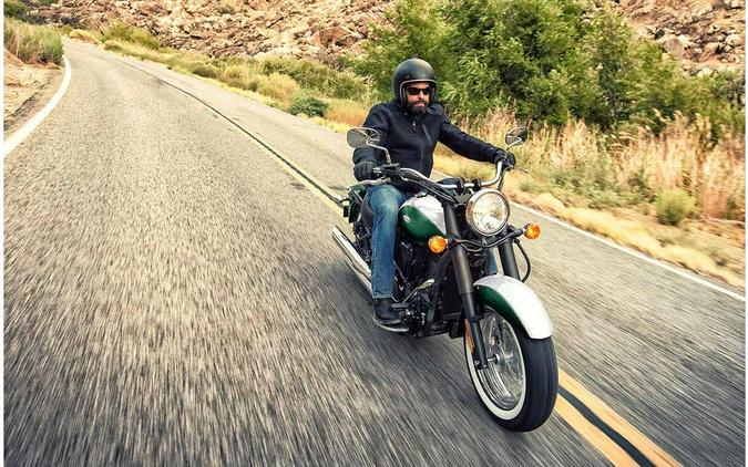 2022 Kawasaki Vulcan® 900 Classic