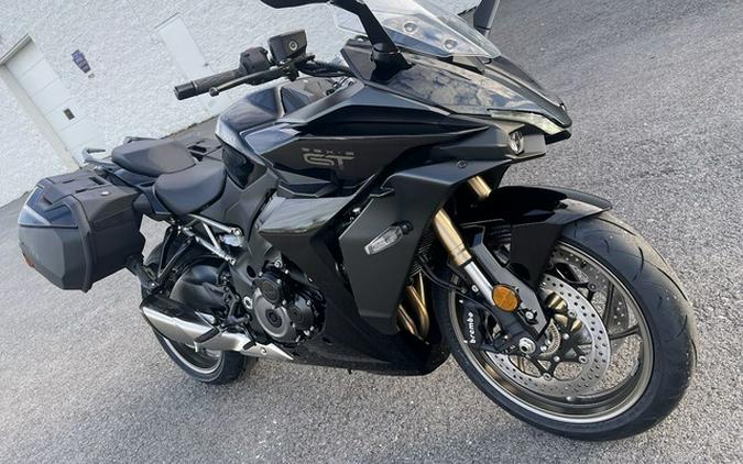 2024 Suzuki GSX-S1000GT Plus