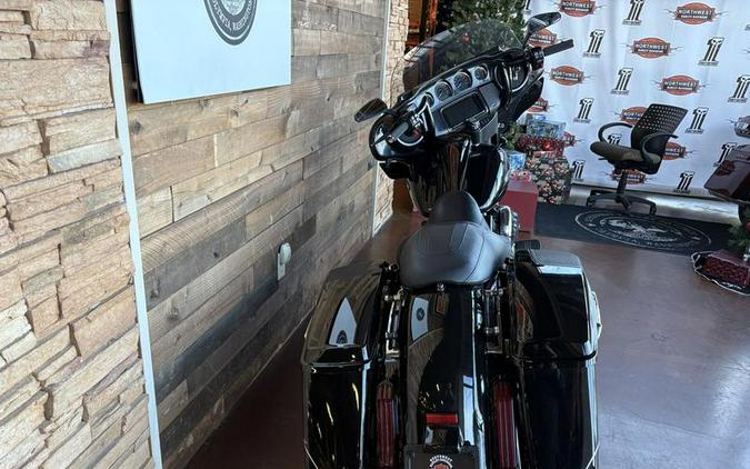 2015 Harley-Davidson® FLHTP