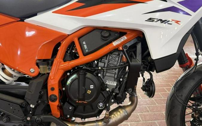 2026 KTM 390 SMC R