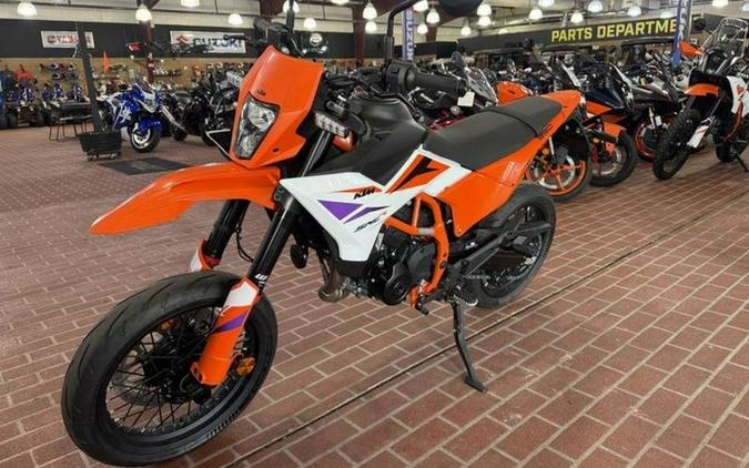 2026 KTM 390 SMC R