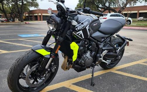 2024 Triumph Trident 660 Jet Black/Triumph Racing Yellow