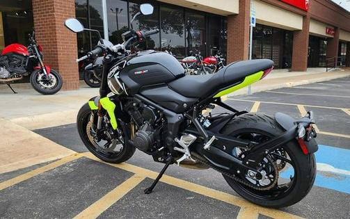 2024 Triumph Trident 660 Jet Black/Triumph Racing Yellow