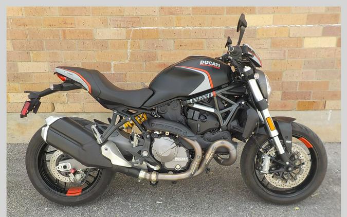 2020 Ducati Monster 821 Stealth Review (15 Fast Facts)