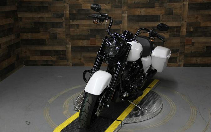 2024 Harley-Davidson Road King Special White Onyx Pearl — Black Finish