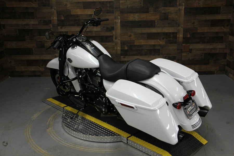 2024 Harley-Davidson Road King Special White Onyx Pearl — Black Finish