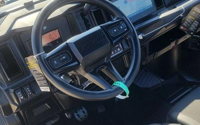 2026 Can-Am® Defender XT HD11 With 10.25 in.display