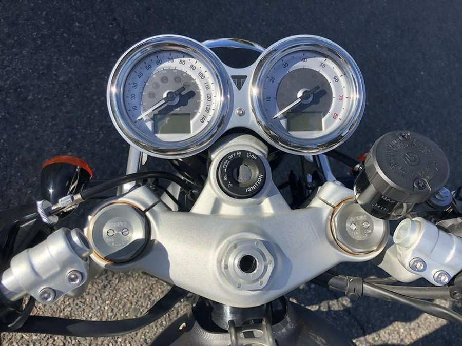 2023 Triumph Thruxton RS Jet Black / Silver Ice