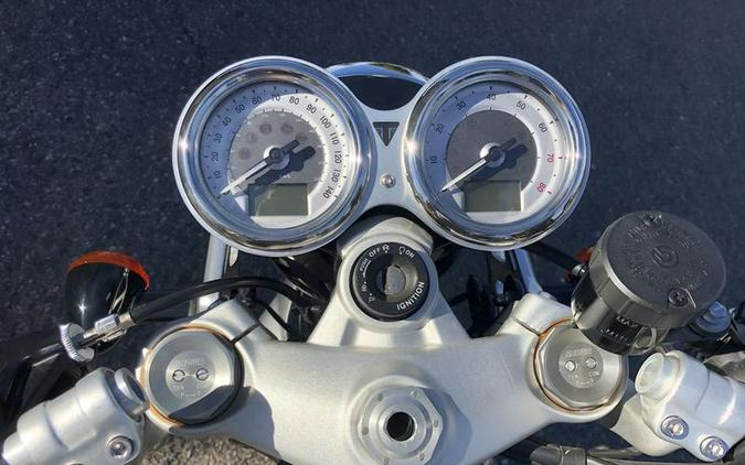 2023 Triumph Thruxton RS Jet Black / Silver Ice