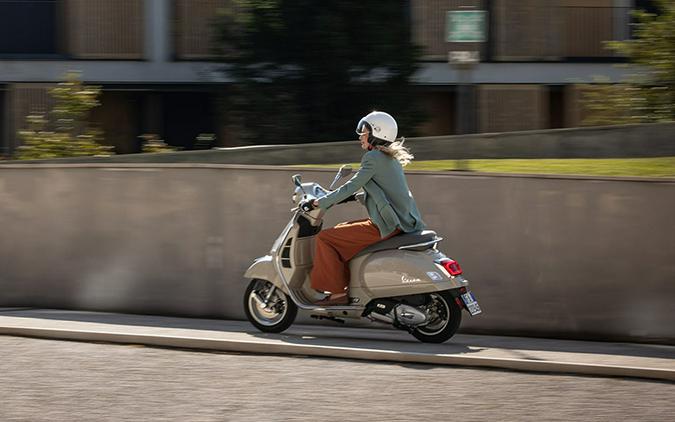 2025 Vespa GTS 300