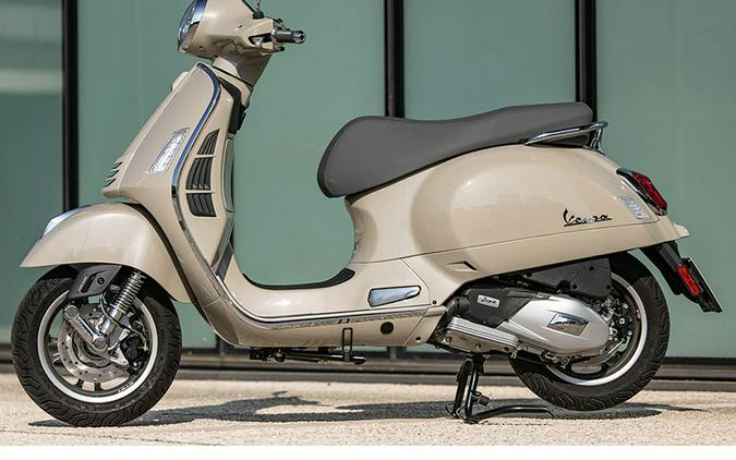 2025 Vespa GTS 300