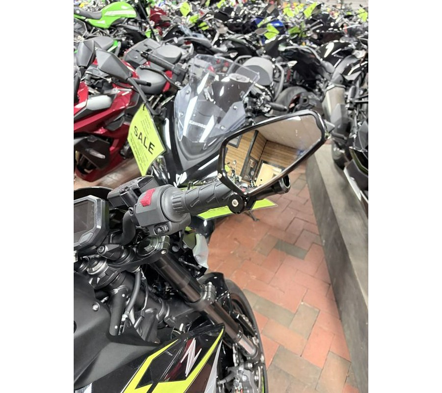 2024 Kawasaki Z900 ABS Metallic Spark Black/Metallic Matte Dark Gray