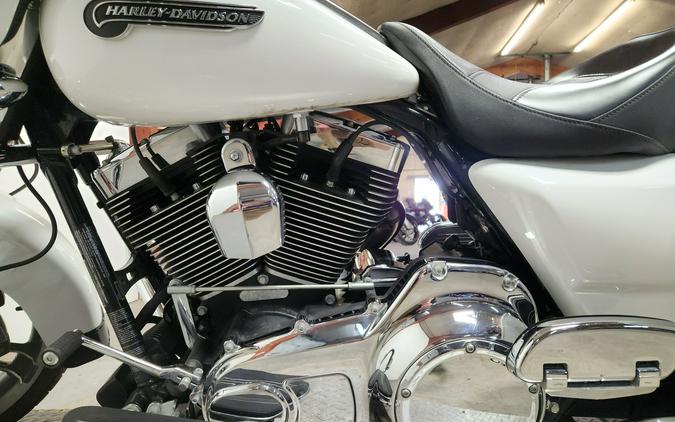 2016 Harley-Davidson® Street Glide - FP8144