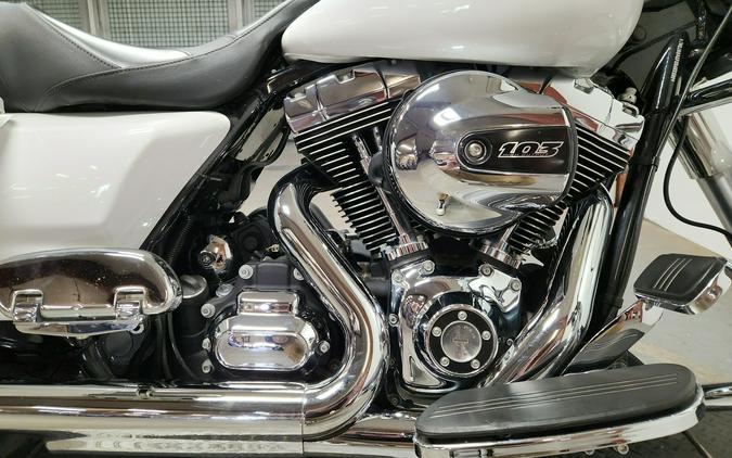 2016 Harley-Davidson® Street Glide - FP8144