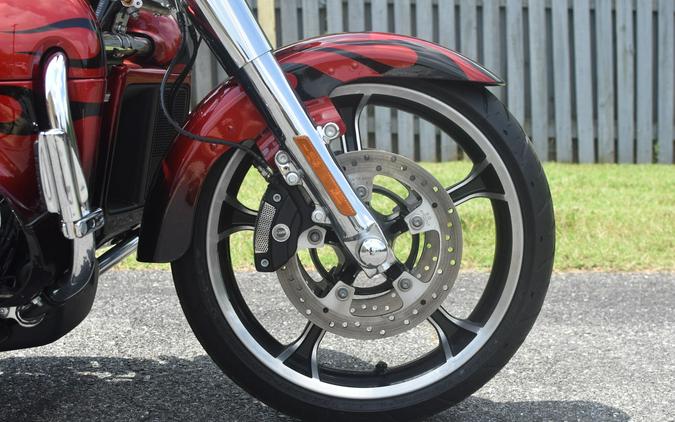 2022 Harley-Davidson CVO Tri Glide Dante’s Red Fade