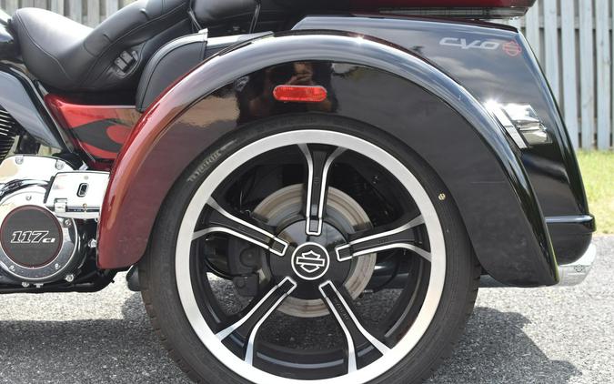 2022 Harley-Davidson CVO Tri Glide Dante’s Red Fade