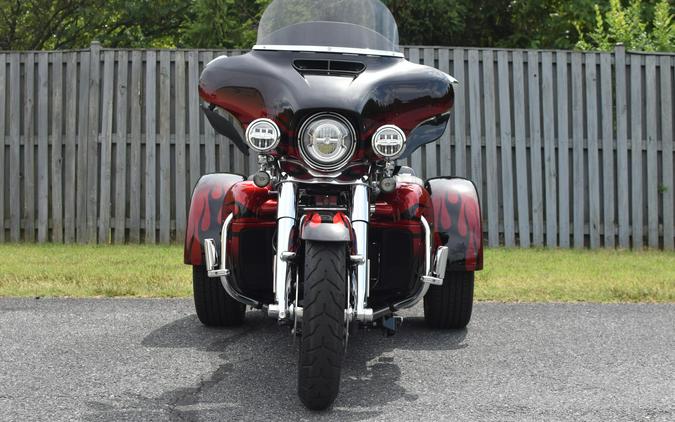 2022 Harley-Davidson CVO Tri Glide Dante’s Red Fade