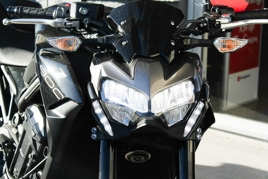 2023 Kawasaki Z900 ABS Metallic Black/Graphite Gray/Flat Black