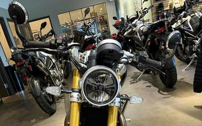 2027 Triumph Speed Twin 1200 Cafe Racer Edition Aluminium silver / Competition green