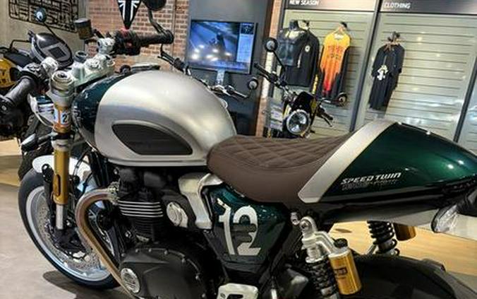 2027 Triumph Speed Twin 1200 Cafe Racer Edition Aluminium silver / Competition green