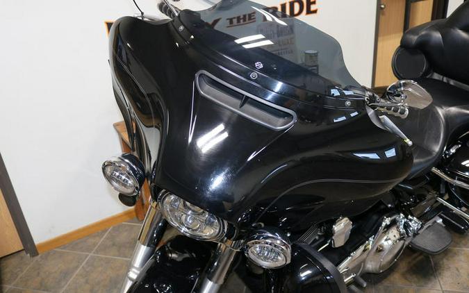 2016 Harley-Davidson® FLHTCUL - Electra Glide® Ultra Classic® Low