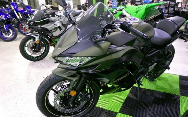 2024 Kawasaki Ninja 650 ABS Metallic Covert Green/Metallic Spar