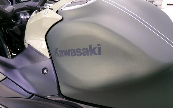 2024 Kawasaki Ninja 650 ABS Metallic Covert Green/Metallic Spar