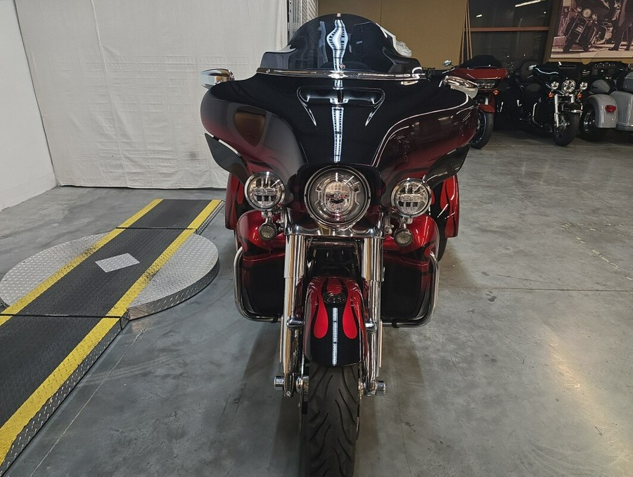 FLHTCUTGSE 2022 CVO™ Tri Glide