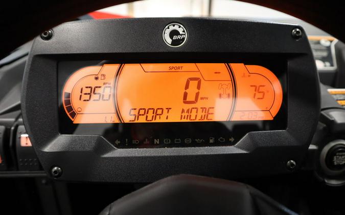 2025 Can-Am® Commander MAX XT 700