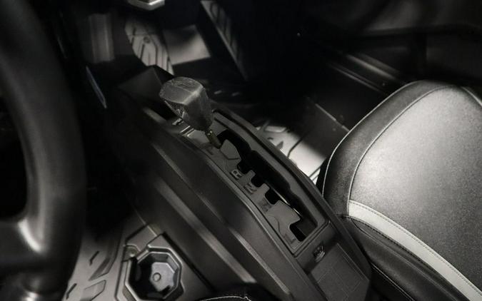 2025 Can-Am® Commander MAX XT 700