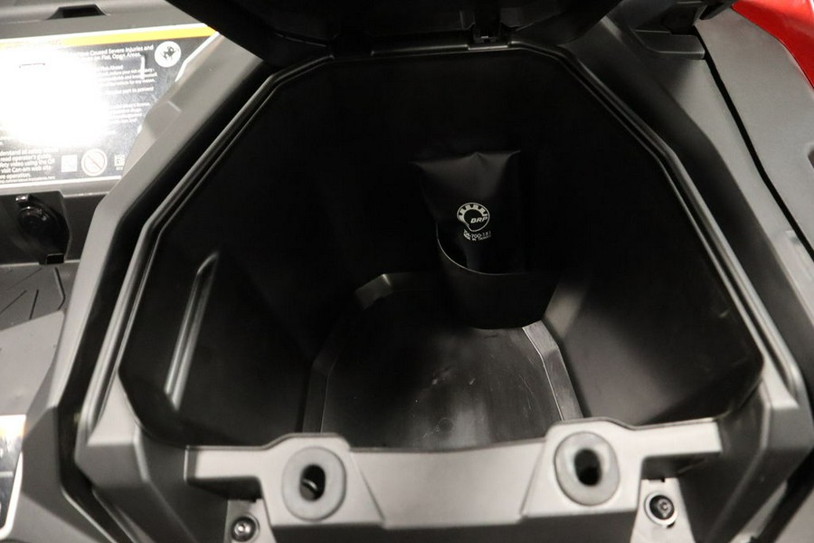 2025 Can-Am® Commander MAX XT 700